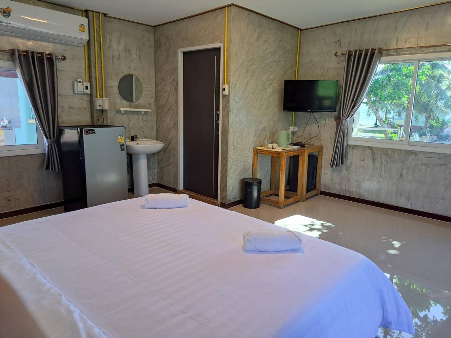 Lomtalay Resort Trat Laem Ngop Exterior foto