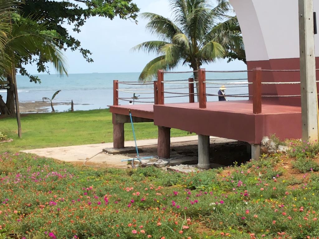 Lomtalay Resort Trat Laem Ngop Exterior foto