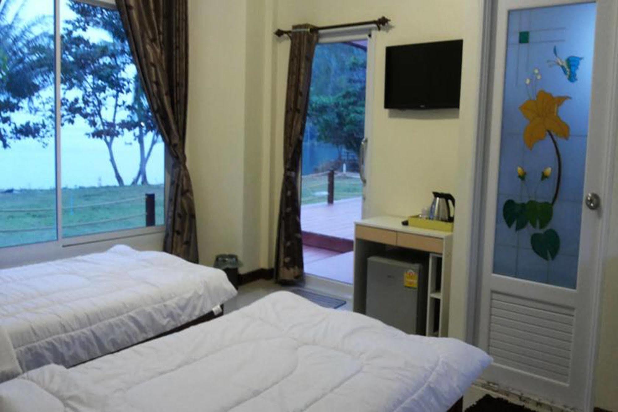 Lomtalay Resort Trat Laem Ngop Exterior foto