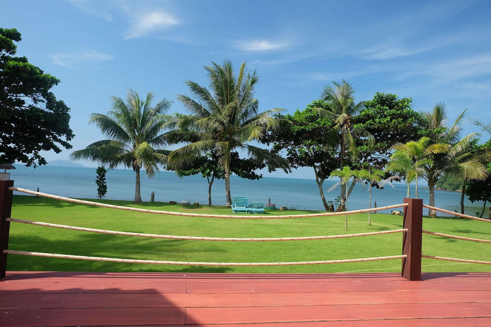 Lomtalay Resort Trat Laem Ngop Exterior foto