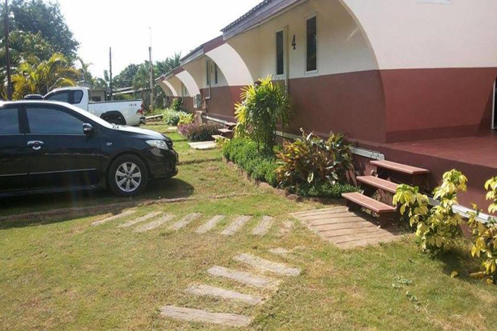 Lomtalay Resort Trat Laem Ngop Exterior foto